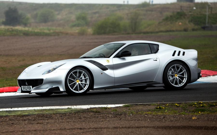 Ferrari F12tdf (UK) '2016